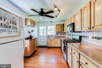 425 Sacred Heart Ln, Reisterstown, MD 21136 - photo 2