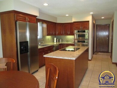 3701 SW Woodglen St, Topeka, KS 66610 - photo 6