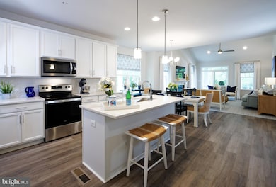 11535 Beacon Hill Ct, Swan Point, MD 20645 - photo 2