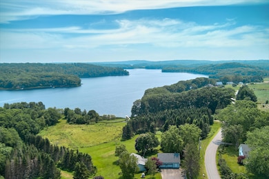 75- 883 North Pond - Warren - JAC