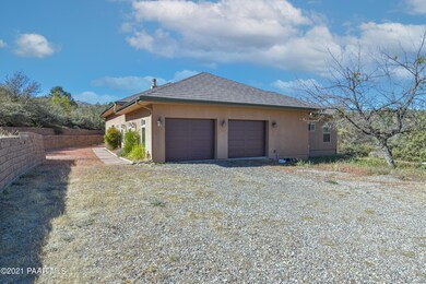 Attached 2 Car Garage