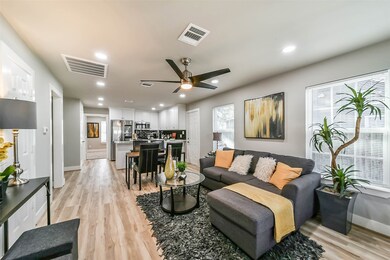 3204 Caplin St, Houston, TX 77026 - photo 7