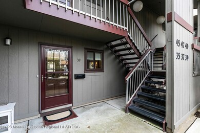 39 Eastport Ct Red Bank NJ-large-003-007