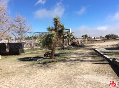 10001 Monte Vista Rd, Phelan, CA 92371 - photo 7