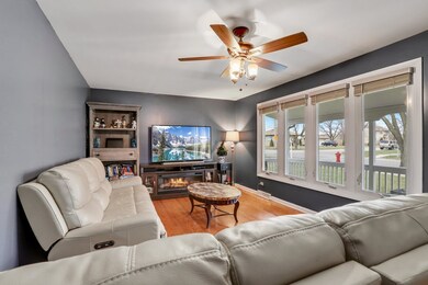 4461 Scott St, Schiller Park, IL 60176 - photo 6