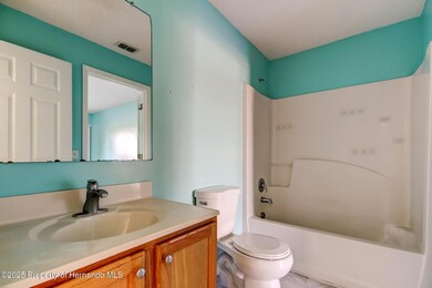 bedroom 2 ensuite bath_2