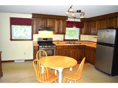 10 Millbrook Dr, Milford, NH 03055 - photo 5