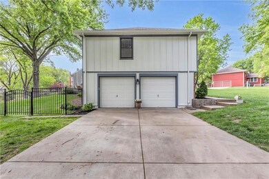 10001 Monrovia St, Lenexa, KS 66215 - photo 5