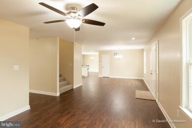 358 Hollida Ln, Martinsburg, WV 25404 - photo 4