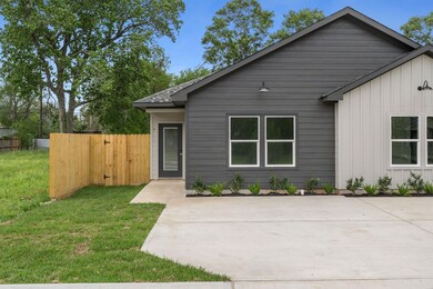 1026 Junell St unit A, Houston, TX 77088 - photo 2