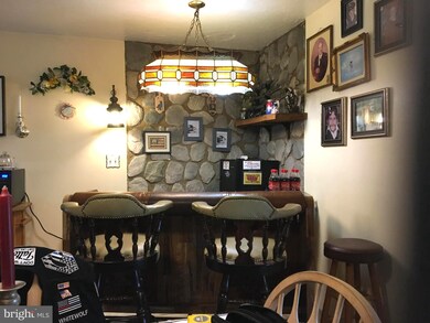 10 Redbrook Ln, Levittown, PA 19055 - photo 4