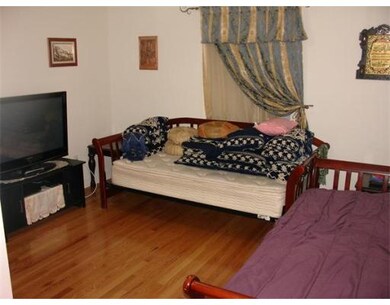 146 Marlborough St, Chelsea, MA 02150 - photo 3