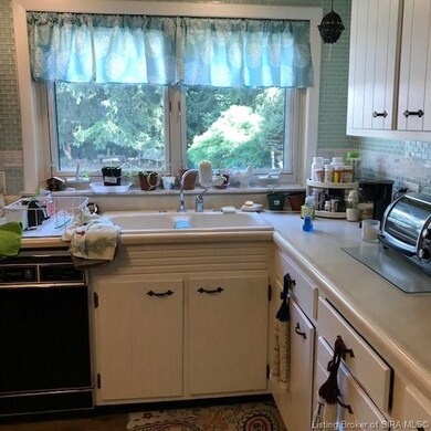 18 Roselawn Ct, Jeffersonville, IN 47130 - photo 7