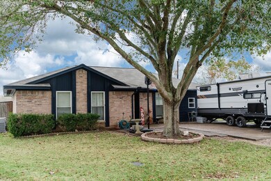 419 N 9th St, Beasley, TX 77417 - photo 2