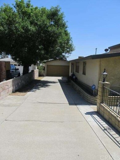 DRIVEWAY TO DETACHED GARAGE