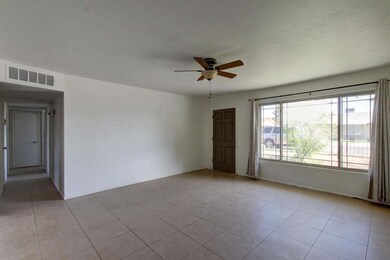 6208 North 36th Ave (11)