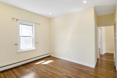 24 Laurel St, Somerville, MA 02143 - photo 7
