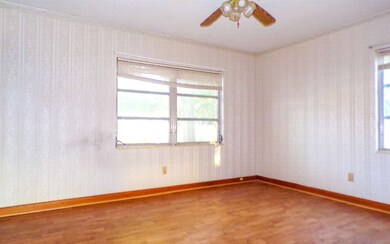 637 NW Holiday Dr, Lake City, FL 32055 - photo 5