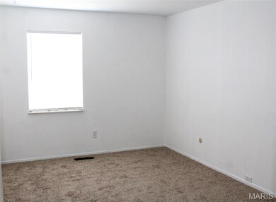 2946 Mayer Dr, Saint Charles, MO 63301 - photo 7