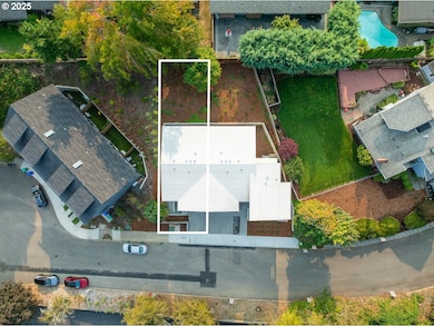 9818 SW 34th Place, Portland, OR 97219 - photo 2