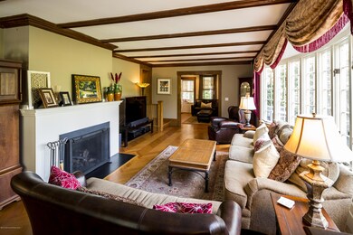 13_Living Room