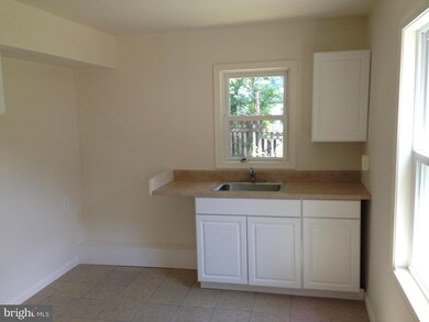 408 Briscoe St unit B, Culpeper, VA 22701 - photo 2