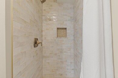 180 e grand ave 3 oob-006