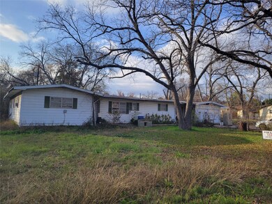 383 Pawnee Dr, Gordonville, TX 76245 - photo 4