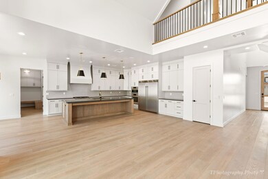 36-web-or-mls-1569 W Approach Ln-34
