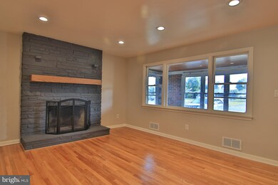 714 E Maple Rd, Linthicum Heights, MD 21090 - photo 6