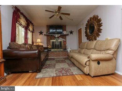 227 Fernwood Ave, Folsom, PA 19033 - photo 4