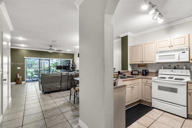 12006 SW 2nd St, Pembroke Pines, FL 33025 - photo 3