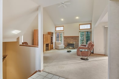 37692 N Laurel Park Dr, Livonia, MI 48152 - photo 4