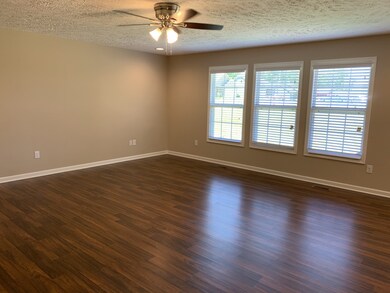 426 Woodrow St, Manchester, TN 37355 - photo 3