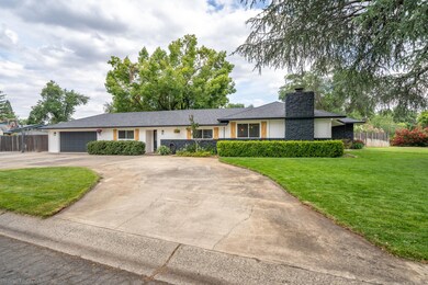3689 Suzanne Way-7