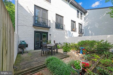 2041 N Abingdon St, Arlington, VA 22207 - photo 2