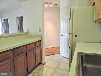 306 Gatehouse Ln unit F, Odenton, MD 21113 - photo 4