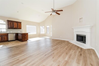 1237 Glen Ct, Weatherford, TX 76087 - photo 3