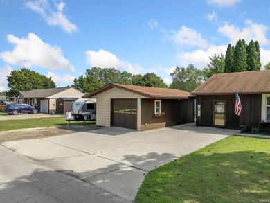 208 E Columbia St, Andrews, IN 46702 - photo 3