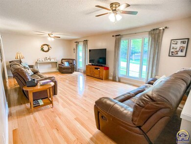 4837 SW 33rd Terrace, Topeka, KS 66614 - photo 3