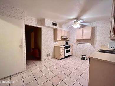 13675 N 111th Ave, Sun City, AZ 85351 - photo 3