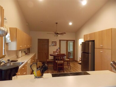 1025 Mars Ln, Poplar Bluff, MO 63901 - photo 4