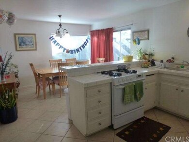 Bright, spacious kitchen
