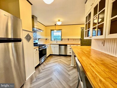 519 Waller Way, Norristown, PA 19403 - photo 5