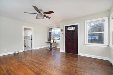 1041 S Crutcher Ave-6