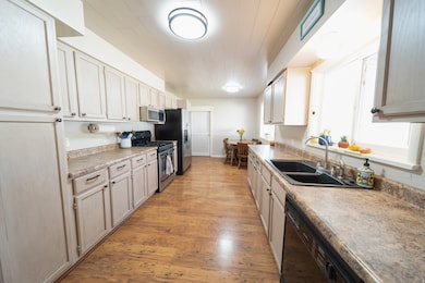 575 E 700 N, Price, UT 84501 - photo 5