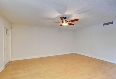 419 Meadows Cir, Boynton Beach, FL 33436 - photo 5