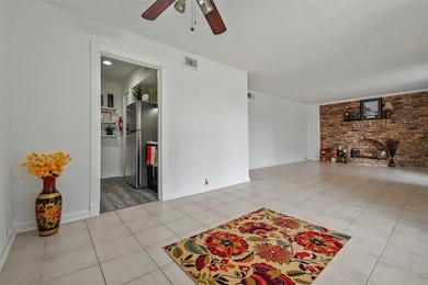 7510 Shadyvilla Ln unit 23, Houston, TX 77055 - photo 5