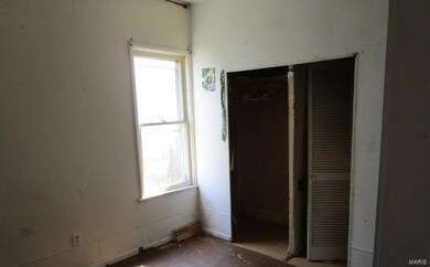 812 N Chicago St, Lincoln, IL 62656 - photo 6