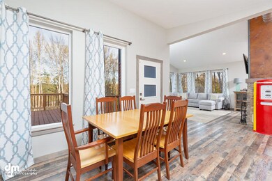 Dining Area 20180912-DW-4233-SMALL